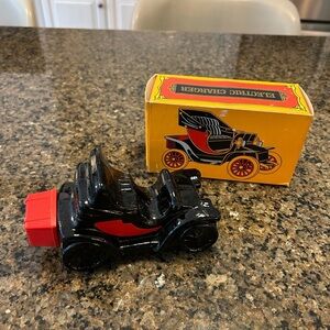 Avon Electric Charger Car After Shave Spicy 5 oz